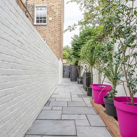 Stunning Gated Home London Kültér fotó