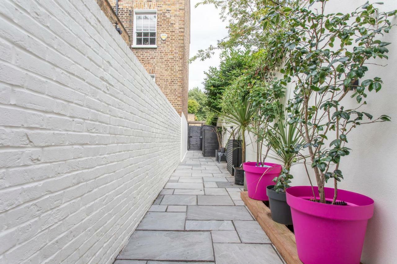 Stunning Gated Home London Kültér fotó